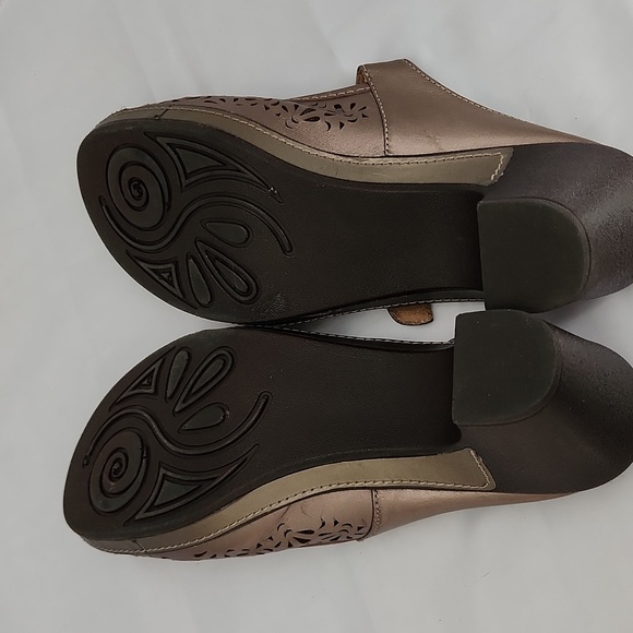 White Mountain Gold Platinum Leather Metallic Peep Toe Mule Shoe Size 9.5 - Picture 11 of 12